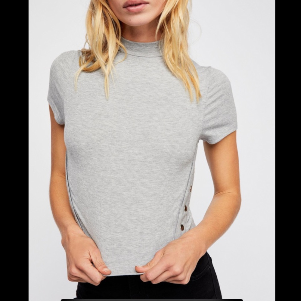 Like new! Free People Snap Back Tee Turtleneck